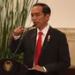 Presiden Joko Widodo memberi sambutan saat menerima peserta JKN dan KIS di Istana Negara, Jakarta (23/5). Peserta silaturahmi tersebut merupakan perwakilan dari 92,4 juta orang peserta KIS. (Liputan6.com/Angga Yuniar)
