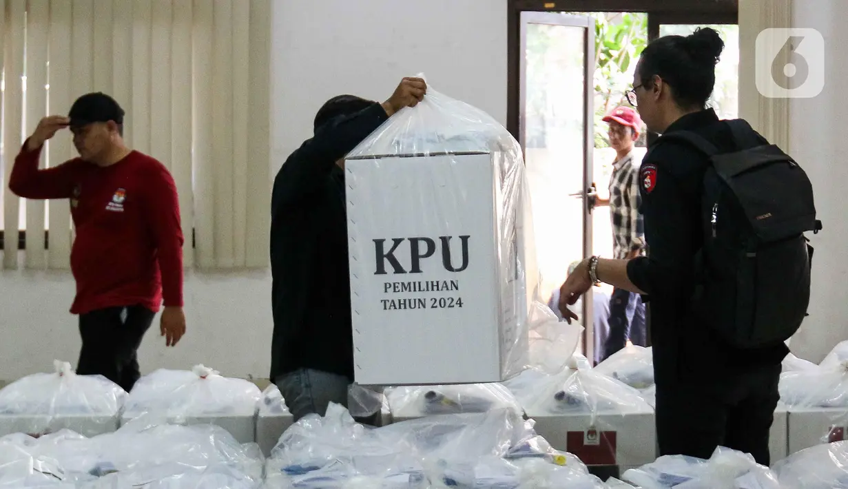 Ketiga pasang calon tersebut adalah nomor urut 1 Ridwan Kamil-Suswono, nomor urut 2 Dharma Pongrekun-Kun Wardana, dan nomor urut 3 Pramono Anung-Rano Karno. (Liputan6.com/Herman Zakharia)