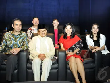 BJ Habibie saat acara nonton bareng film "Merry Riana: Mimpi Sejuta Dolar" di kantor MD Entertainment, Jakarta, Jumat (26/12/2014). (Liputan6.com/Panji Diksana)