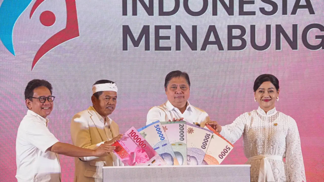 Menko Bidang Perekonomian Airlangga Hartarto saat acara Puncak Hari Indonesia Menabung dan Bulan Literasi Keuangan 2025 di Gedung Dhanapala, Jakarta, Jumat (22/8/2025). (Foto: Liputan6.com/Tira Santia)