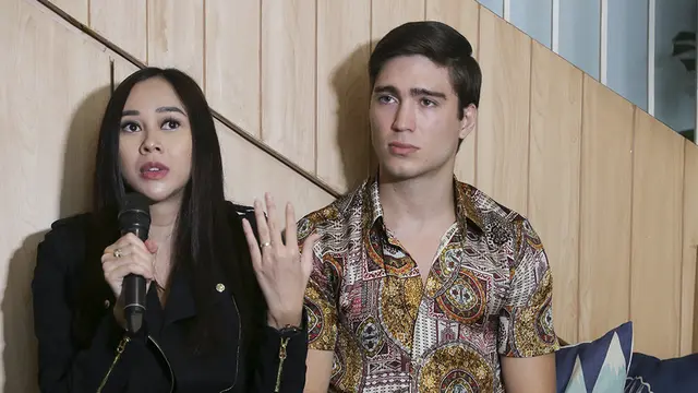 [Fimela] Aura Kasih dan Suami