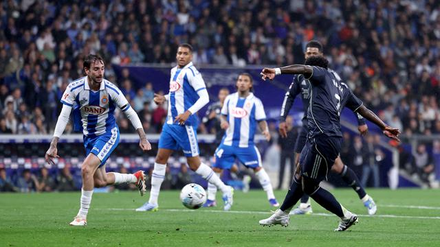 Foto: Momen Vinicius Jr Gagalkan Perayaan Juara Lebih Cepat Barcelona di Liga Spanyol
