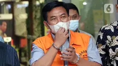 Direktur Utama PT Permata Nirwana Nusantara yang juga Direktur PT Duta Mas Indah, Heri Sukamto usai rilis penahanan di Gedung KPK, Jakarta, Kamis (28/7/2022). KPK menahan Heri Sukamto terkait kasus dugaan korupsi pekerjaan pembangunan Stadion Mandala Krida Daerah Istimewa Yogyakarta yang diusut sejak awal 2021. (Liputan6.com/Helmi Fithriansyah)