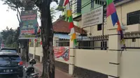 Lokasi teror bendera diduga ISIS di Polsek Kebayoran Lama. (Liputan6.com/Nanda Perdana)