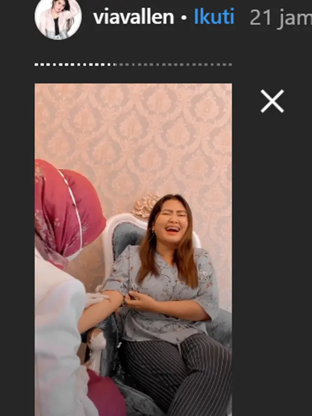 6 Potret Via Vallen Ajak Keluarga Suntik Vitamin dan Tes Suhu, Cegah Corona