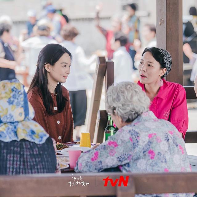 Intip Keceriaan Syuting Hometown Cha Cha Cha Kim Seon Ho Reka Ulang Adegan Titanic Di Kapal Nelayan Showbiz Liputan6 Com