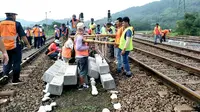 PT KAI Daop 5 mempersiapkan Alat Merial untuk Siaga (AMUS) dan Personil tambahan untuk mengantisipasi gangguan perjalanan kereta akibat bencana alam (Foto: Liputan6.com/Muhamad Ridlo/Daop 5 PWT)