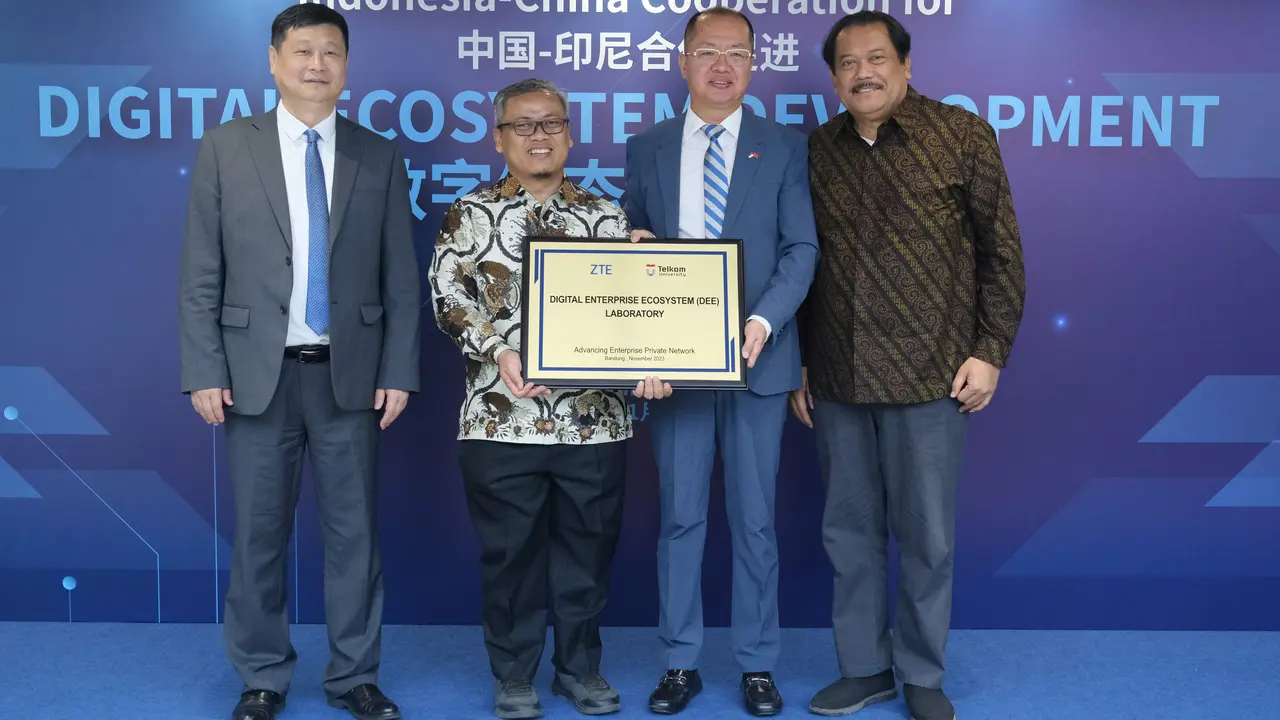 Peresmian laboratorium Digital Enterprise Ecosystem (DEE) ZTE x TEL-U. Credit: ZTE Indonesia