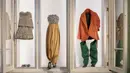 Anderson ingin menghadirkan sesuatu yang lebih dari sekadar runway. Dengan pameran bertema di dalam tujuh belas ruangan, ia bisa mengeksplorasi hubungan antara seni, sejarah, dan mode dengan cara yang lebih mendalam. [Dok/LOEWE].