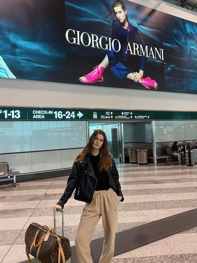 Penampilan Luna Bijl Kekasih Maarten Paes. [@lunabijl]