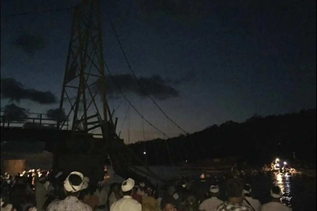 Ini Video Detik-detik Jembatan Kuning Bali Ambruk