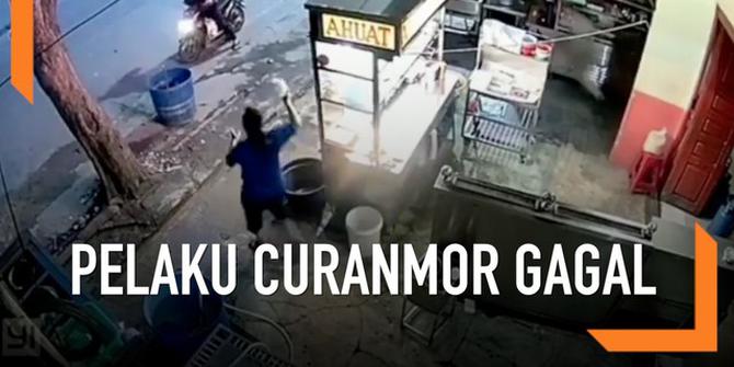 VIDEO: Rekaman CCTV Pelaku Curanmor Gagal Beraksi