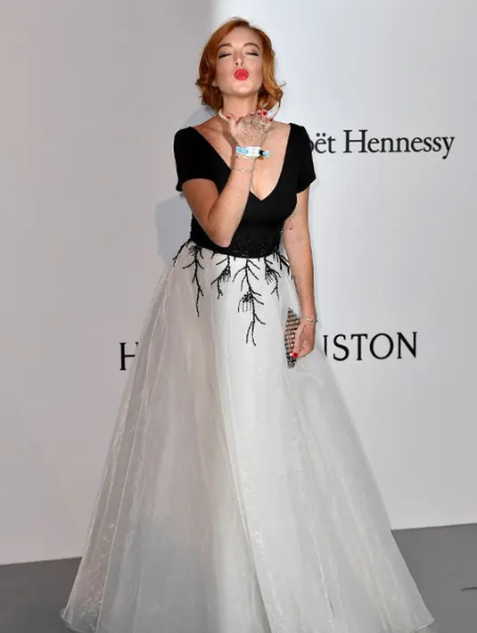 Sejak tahun lalu Lindsay telah mengakhiri hubungannya dengan Egor Tarabasov. Tersiar kabar, penyebabnya adalah Egor disebut telah melakukan kekerasan pada Lindsay, dan sekarang pria tersebut melaporkan Lindsay. (AFP/Bintang.com)