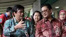 Wakil Gubernur DKI Djarot Saiful Hidayat (kiri) berbincang dengan Kepala Dinas Kesehatan, Koesmedi saat menghadiri peresmian 15 Rumah Sakit Umum (RSU) tipe D di RSU Kecamatan Pesanggrahan, Jakarta, Kamis (2/4/2015). (Liputan6.com/Helmi Afandi)