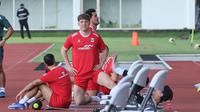 Sebanyak 15 pemain Skuad Garuda telah bergabung dan menjalani sesi latihan yang digelar di Lapangan Stadion Madya, Senayan, Jakarta, Selasa (24/3/2026) sore. Tampak dalam foto, pemain Timnas Indonesia, Ole Romeny saat mengikuti sesi latihan perdana di Lapangan Stadion Madya, Kompleks Gelora Bung Karno, Senayan, Jakarta, Selasa (24/3/2026). (Bola.com/M Iqbal Ichsan)