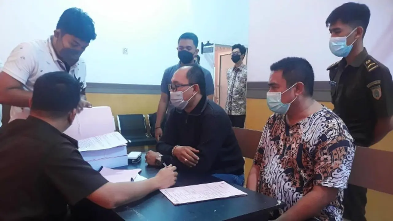 Proses tahap dua polisi gadungan di Kejari Rokan Hilir yang dilakukan narapidana di Lapas Bagansiapiapi.