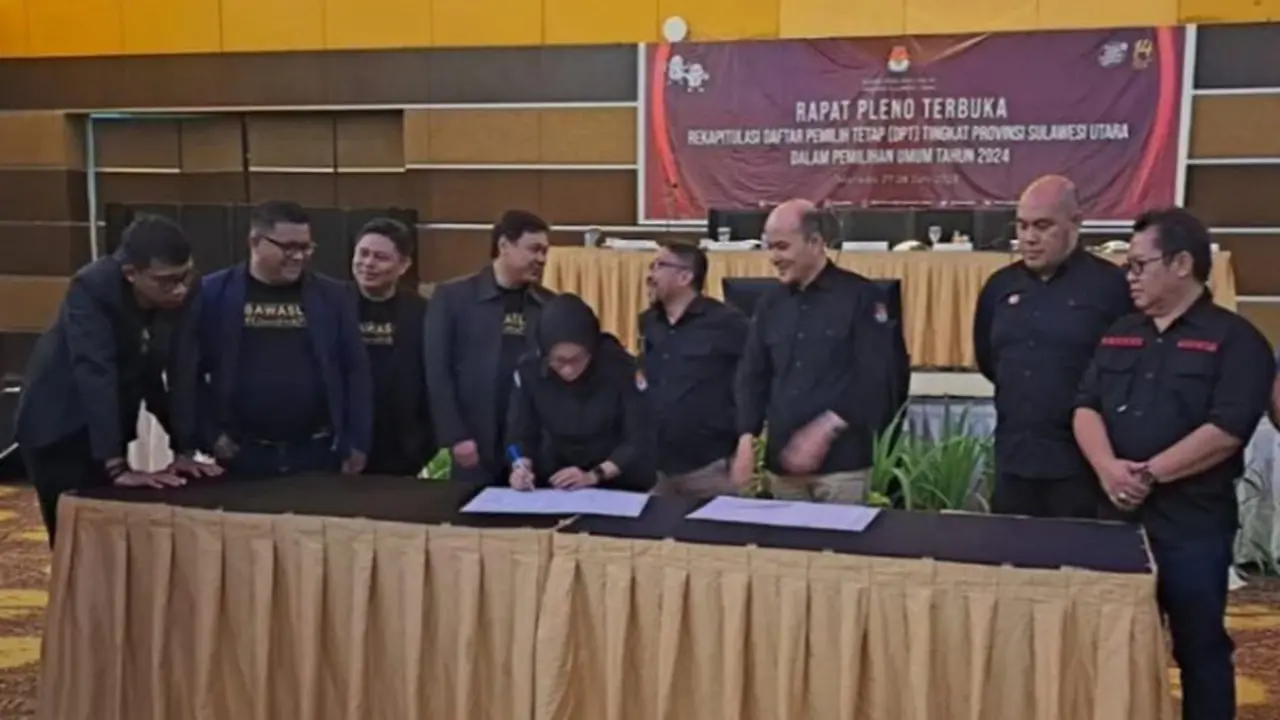 Penandatanganan berita acara pengesahan DPT Pemilu di Sulut tahun 2024.