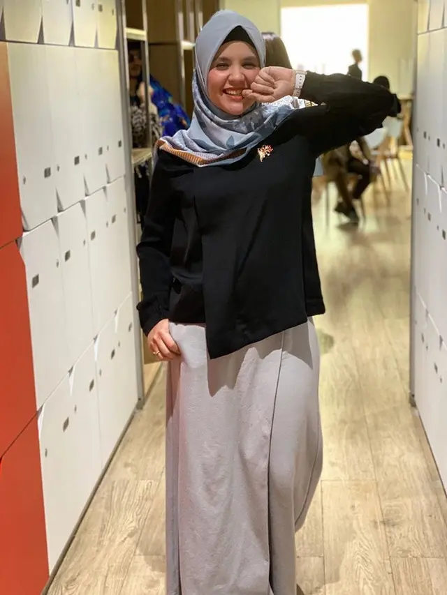 Bak Anak Muda, Ini 7 Pesona Istri Indra Bekti yang Jarang Tersorot