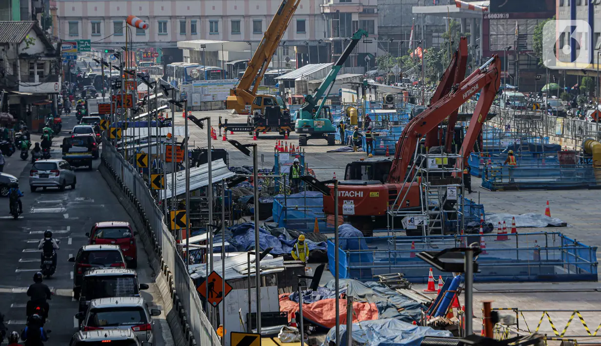 PT MRT Jakarta (Perseroda) memastikan proyek pembangunan MRT Jakarta akan tetap dilanjutkan meski DKI Jakarta sudah tidak lagi menjadi Ibu Kota Indonesia. (Liputan6.com/Faizal Fanani)