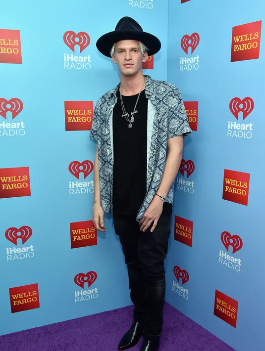Cody Simpson, penyanyi berdarah Australia ini memang sudah lama mengaku bahwa hubungannya telah kandas dengan Gigi Hadid. (AFP/Bintang.com)