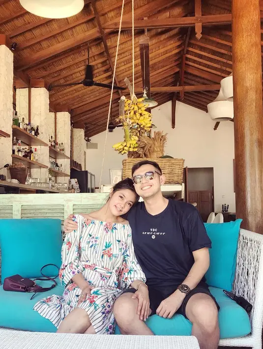 Belakangan ini, Rifky dan Biby sedang menikmati waktu di Gili Trawangan, Lombok. (Foto: instagram.com/bibyalraen13)