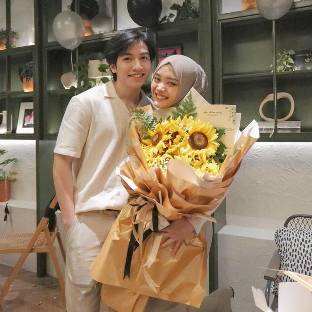 Sempat Diisukan Putus, Ini 6 Potret Putri Delina dan Jeffry Reksa Makin Romantis