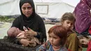 Sementara jumlah korban yang mengalami luka mencapai 3.124 orang. (AP Photo/Nava Jamshidi)