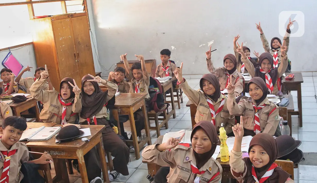 Mahkamah Konstitusi (MK) mengabulkan sebagian gugatan terhadap Pasal 34 ayat (2) Undang-Undang Nomor 20 Tahun 2003 tentang Sistem Pendidikan Nasional (Sisdiknas). (Liputan6.com/Angga Yuniar)