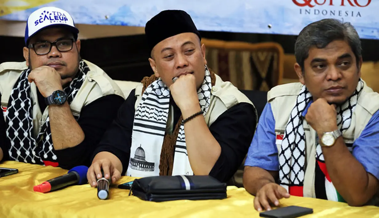 "Saya bilang sama Ghania, dia harus mengerjakan seperti apa yang saya kerjakan.  Kerjanya apa bantu masyarakat sebanyak-banyaknya. Apa yang bisa kita lakukan hari ini.” jelas Opick. (Deki Prayoga/Bintang.com)