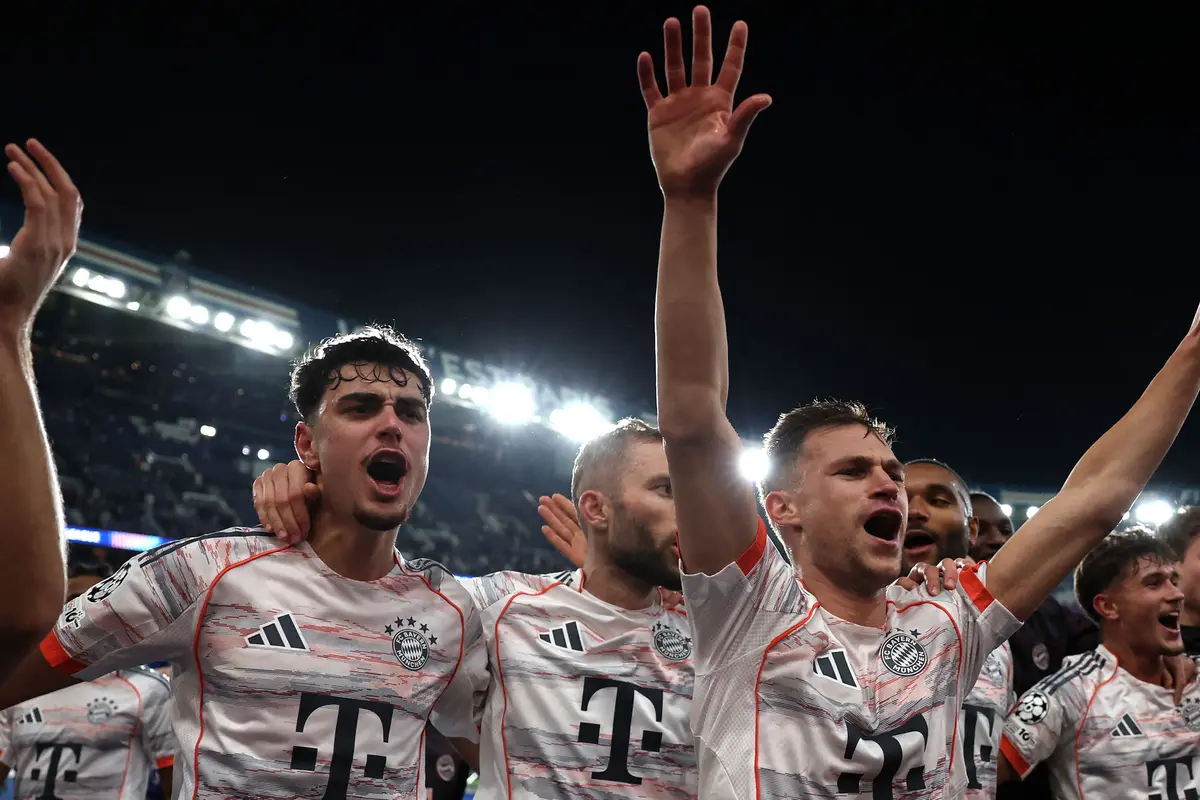 Foto: Dua Gol dan Satu Kartu Merah Luis Diaz untuk 16 Kemenangan Beruntun Bayern Munchen