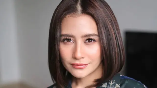 Pesona Baru Prilly Latuconsina dengan Gaya Rambut Bob Pendek dan Soft Brown Balayage, Anggun Sekaligus Fresh