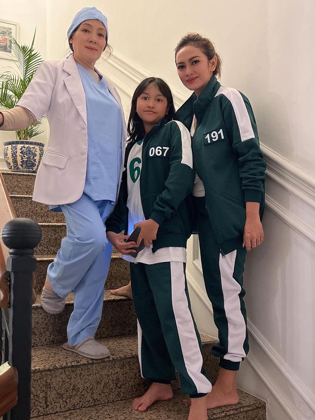 6 Potret Kedekatan Masayu Anastasia dan Sang Putri yang Beranjak Remaja, Kompak