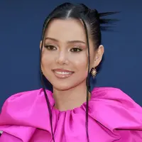 Bella Poarch (https://www.instagram.com/p/Cd4eSqErXUT/)