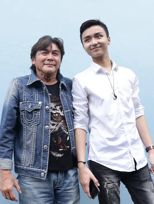 Meskipun telah bercerai, Willy Dozan dan Betharia Sonata tetap kompak dalam mendidik anaknya. (Andy Masela/Bintang.com)