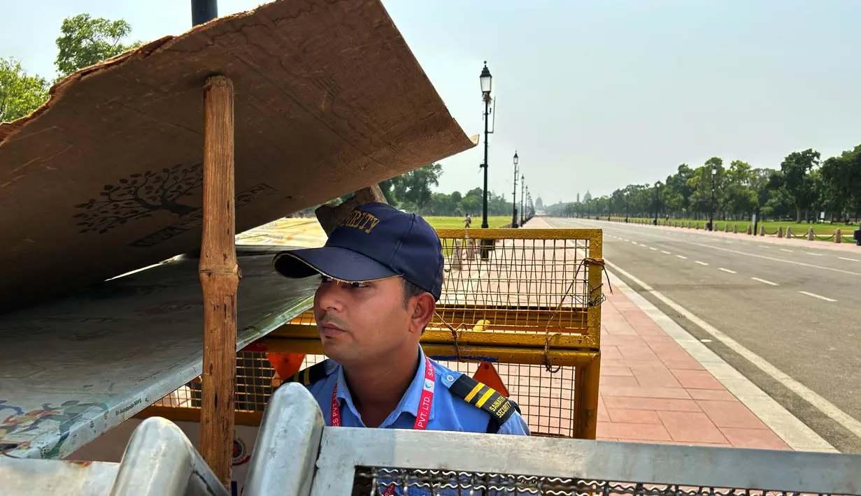 Sejumlah wilayah yang berdekatan dengan New Delhi juga mencatakan kenaikan suhu yang ekstrem. (AP Photo/Shonal Ganguly)