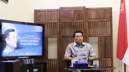 Ekspresi Panglima TNI Jenderal (Purn) Moeldoko saat menjadi pembicara dalam kuliah umum di Jakarta, Rabu (4/10). Kuliah umum ini bertajuk "Membaca Indonesia: TNI dan Politik Negara". (Liputan6.com/Angga Yuniar)