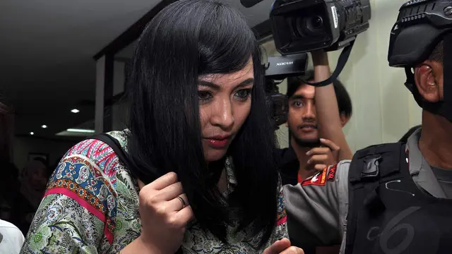Jadi Saksi Anas, Angelina Sondakh Menangis