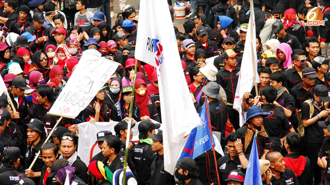 demo-buruh-4-130905b.jpg