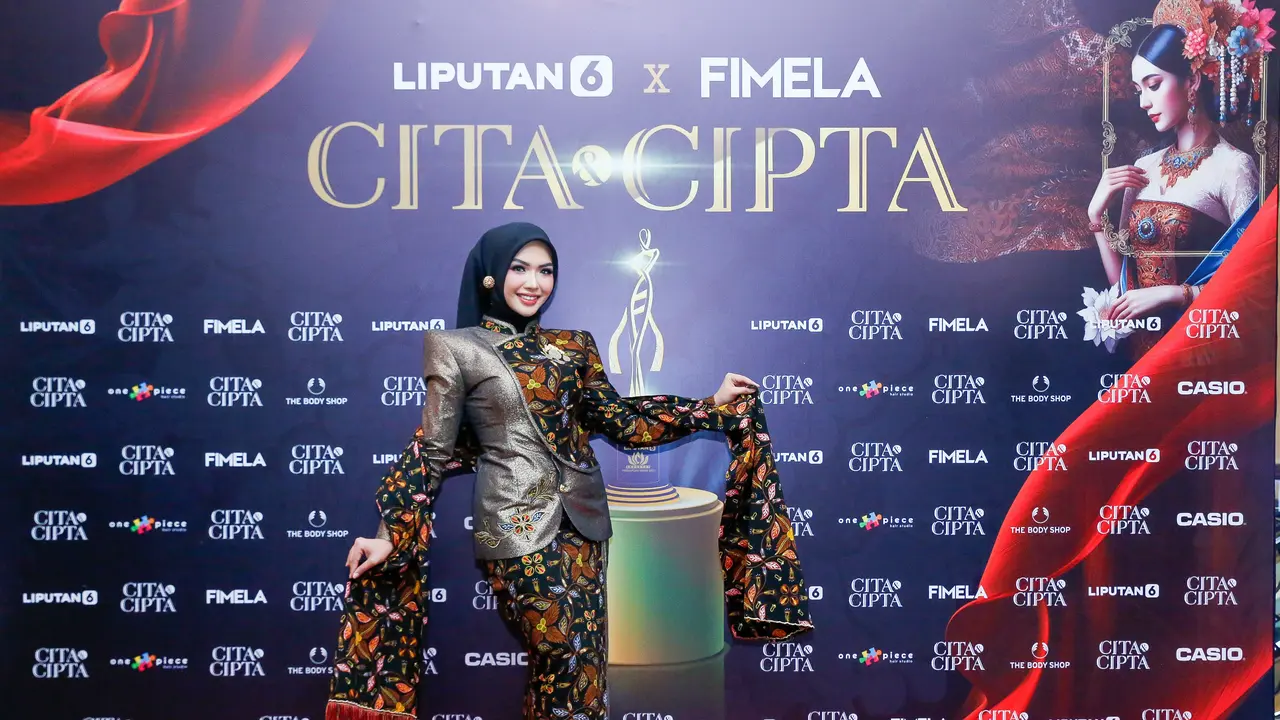 Mengintip Gaya Anggun Zahra Yolanda dalam Balutan Wastra Khas Daerah