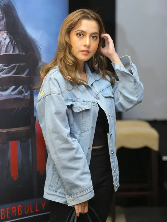 Menurutnya, film horor keduanya ini begitu banyak tantangan didapat. Diantaranya banyak dialog tanpa berhadapan dengan pemain lainnya, lantaran dialog menghadap kamera, karena dikisahkan komunikasi melalui aplikasi telpon. (Adrian Putra/Bintang.com)