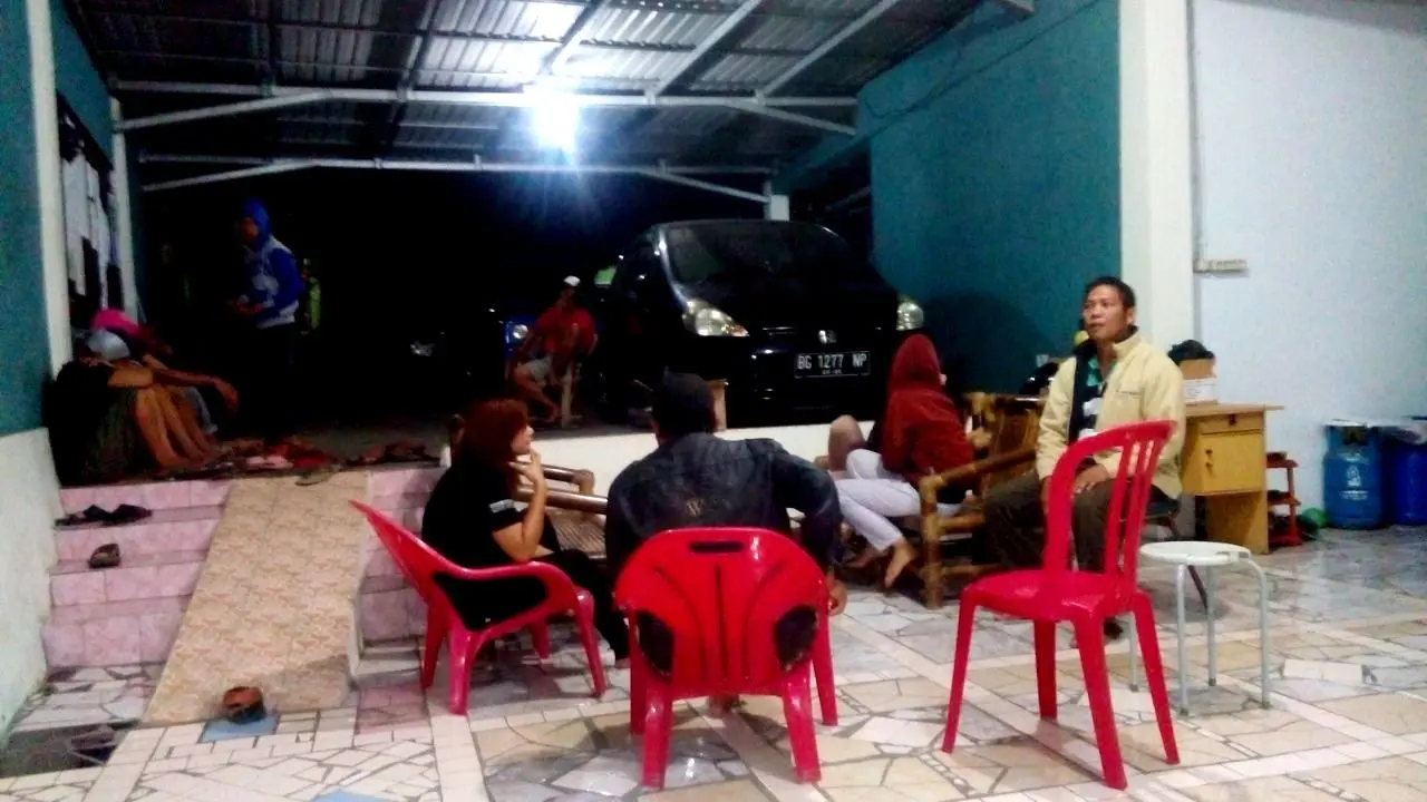 Tolak Dinikah Masal Pasangan Bugil Ini Didenda Cuci Kampung