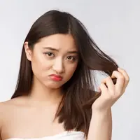 Ilustrasi perempuan dengan rambut kusut//copyright freepik