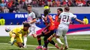 Pemain Spanyol Mikel Merino mencetak gol kedua timnya selama pertandingan sepak bola perempat final Piala Dunia antara Spanyol dan Belgia di Inglewood, California, dekat Los Angeles, Jumat, 10 Juli 2026. (AP Photo/Mark J. Terrill)