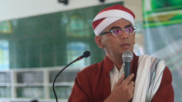 Ilustrasi ustaz, menyampaikan dakwah