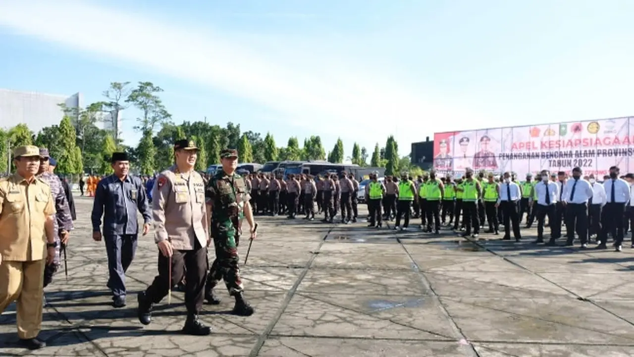 Gelar pasukan siaga bencana alam di Riau yang digelar di halaman Kantor Gubernur Riau.