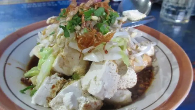 Tahu pojok Magelang (foto: henyolipe.wordpress.com)