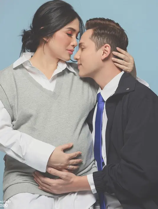 Ussy Sulistiawaty dan Andhika Pratama (Instagram/riomotret)