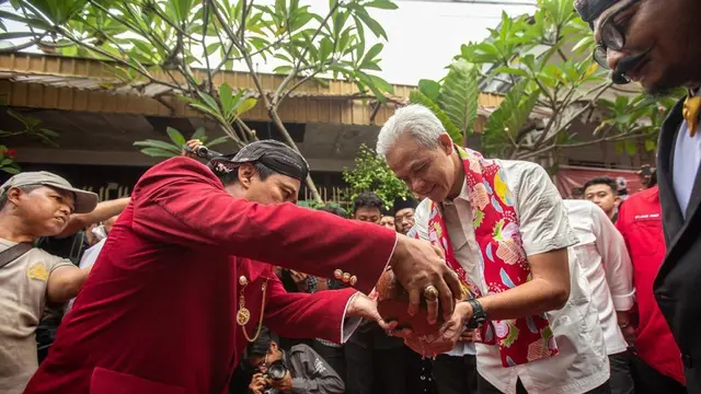 Bakal calon presiden atau capres PDI Perjuangan (PDIP) Ganjar Pranowo mengungkapkan kriteria wajib untuk bakal calon wakil presiden (cawapres) yang akan mendampinginya pada Pemilihan Presiden atau Pilpres 2024.