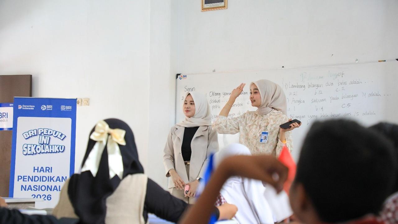 Maknai Hardiknas 2026, BRI Peduli Gelar Kelas Inspirasi dan Salurkan Bantuan untuk SDN 104 Langensari