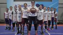 Para peserta putri foto bersama usai proses seleksi. Total ada 24 putri berusia antara 10-14 tahun yang berhasil lolos ke tahap National Camp Junior NBA. (Istimewa)